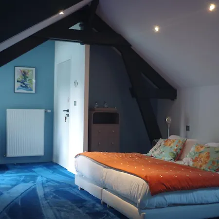 Manoir Des Logis Bed & Breakfast Yvre-l'Eveque Exterior photo