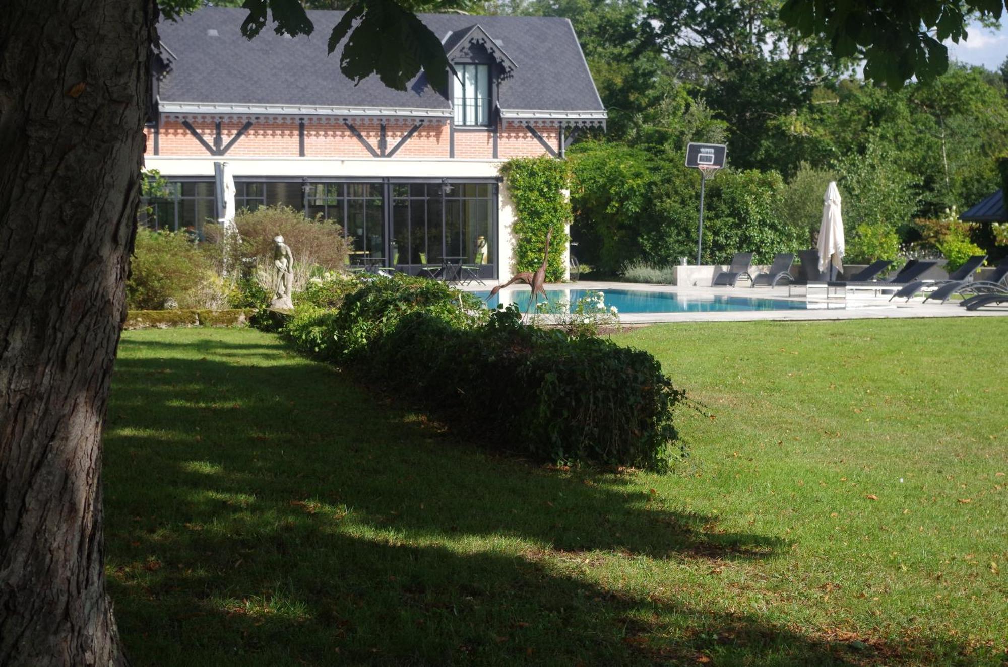 Manoir Des Logis Bed & Breakfast Yvre-l'Eveque