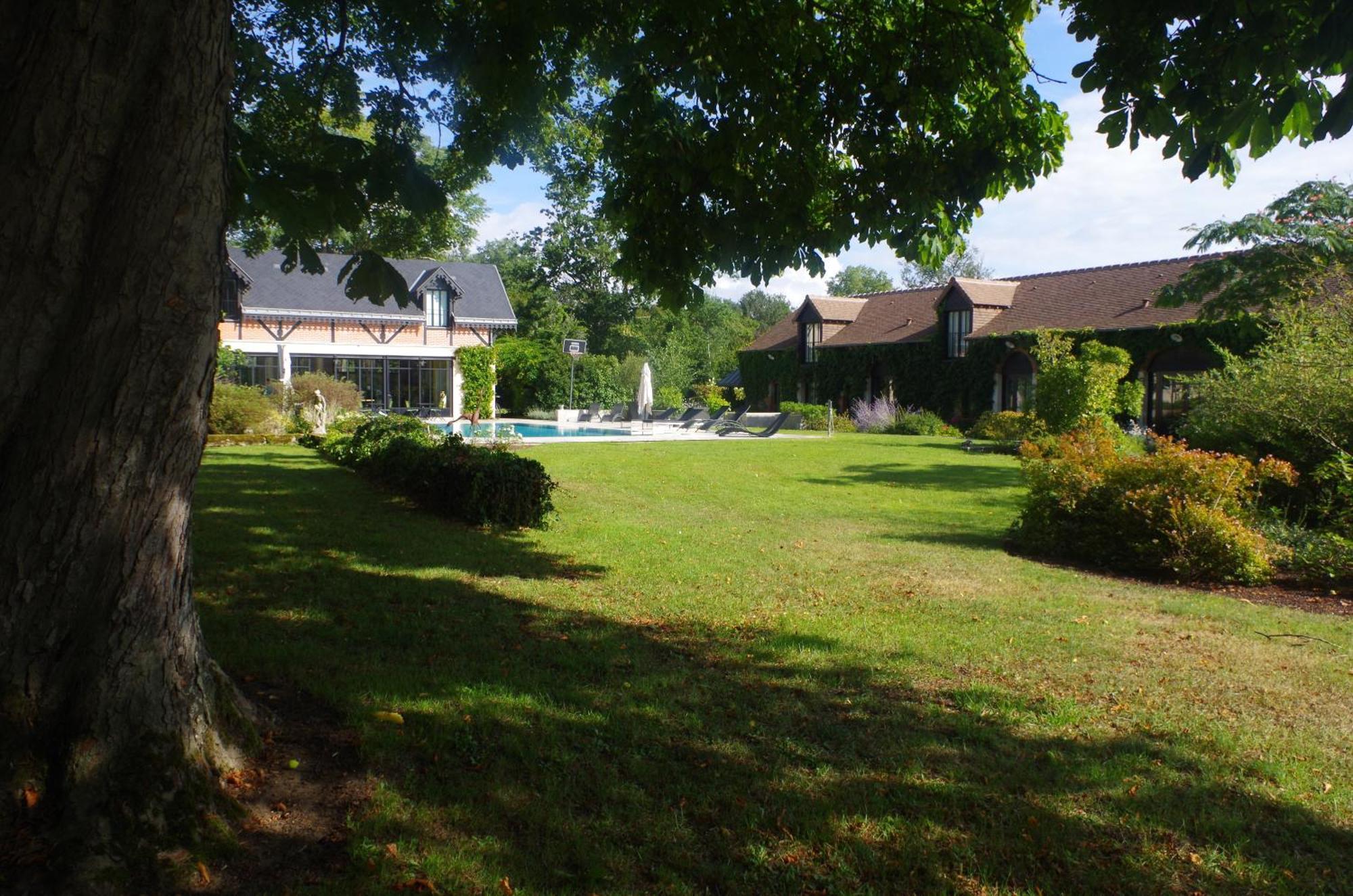 Manoir Des Logis Bed & Breakfast Yvre-l'Eveque